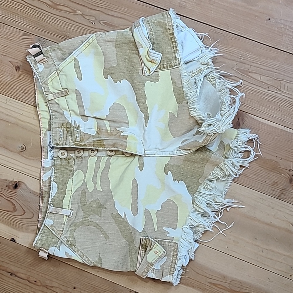Tan camo Jean shorts